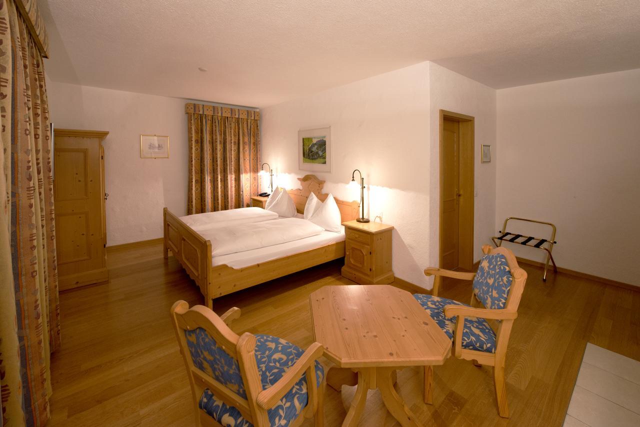 Landgasthof Zu Den Drei Sternen Brunegg Oda fotoğraf
